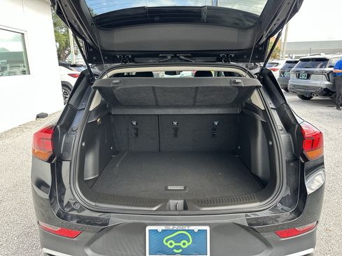 Certified 2023 Buick Encore GX Preferred w/ Cold Weather Comfort Package FWD image 10