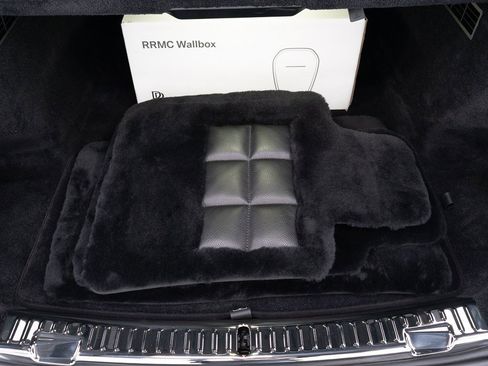 New 2026 Rolls-Royce Spectre Black Badge image 44