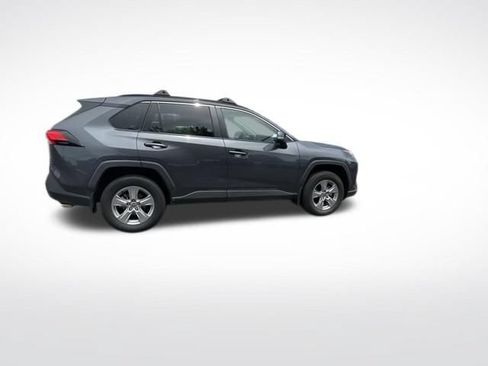 Used 2022 Toyota RAV4 XLE w/ Convenience Package AWD/4WD image 5