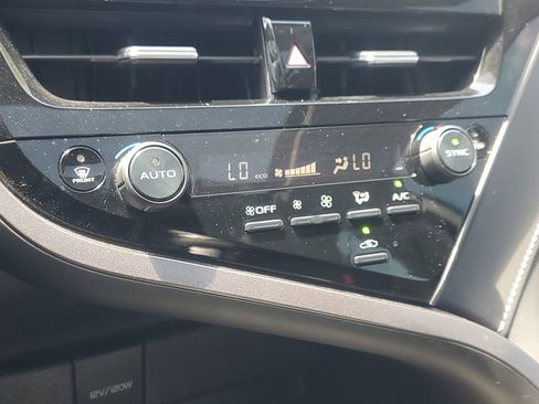 Used 2024 Toyota Camry SE w/ Convenience Package image 28