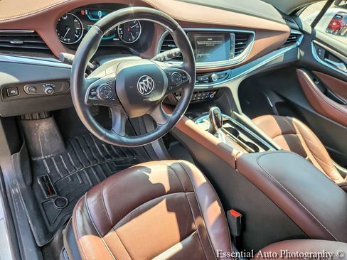 Used 2018 Buick Enclave Avenir w/ Avenir Technology Package AWD/4WD image 8