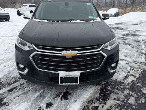 Used 2020 Chevrolet Traverse LT image 1