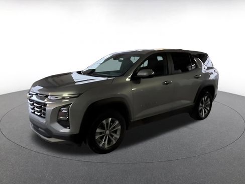 Used 2025 Chevrolet Equinox LT image 8