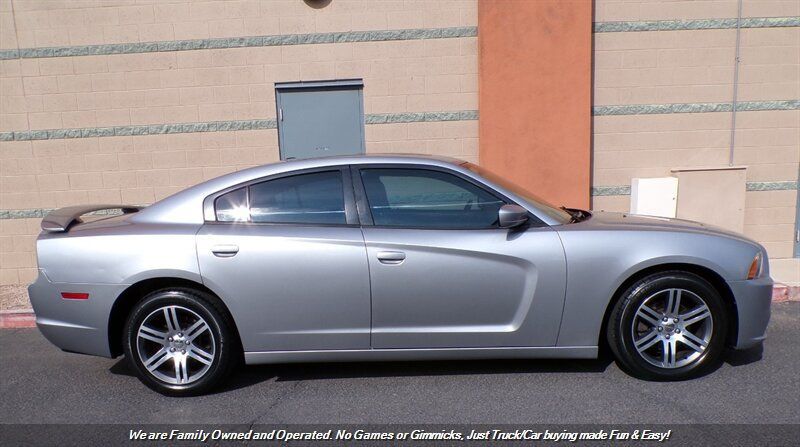 Used 2014 Dodge Charger SXT RWD image 5