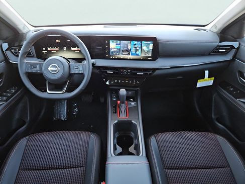 New 2026 Nissan Kicks SR w/ Cold Weather Package FWD image 19