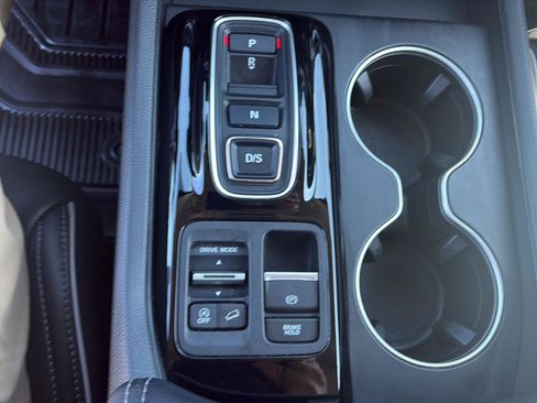Used 2025 Honda Pilot Elite image 26