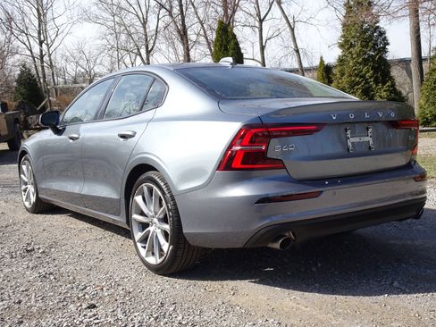 Used 2021 Volvo S60 T6 Momentum w/ Climate Package image 7