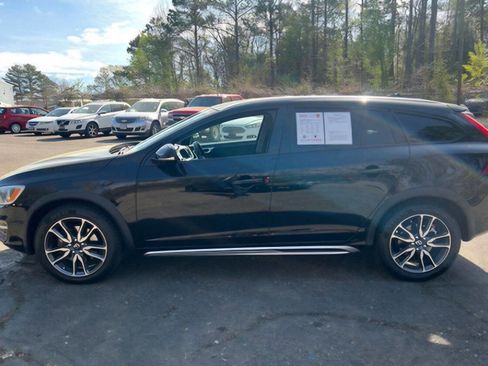 Used 2016 Volvo V60 T5 Cross Country image 20
