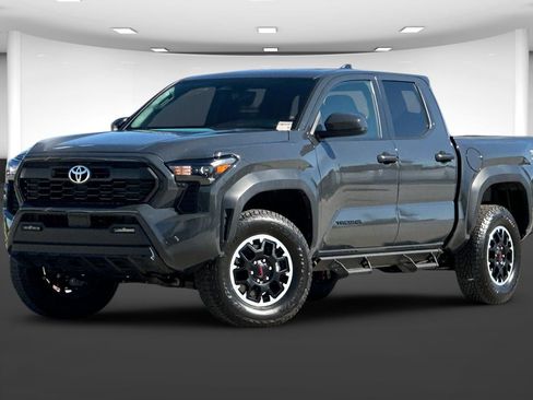 Used 2025 Toyota Tacoma TRD Off-Road image 2