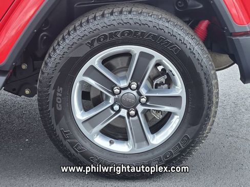 Used 2018 Jeep Wrangler Unlimited Sahara image 17