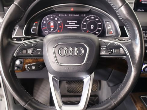 Used 2017 Audi Q7 3.0T Prestige w/ Prestige Package AWD/4WD image 3