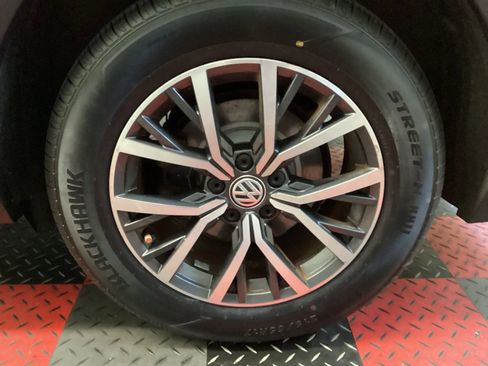 Used 2019 Volkswagen Tiguan SE AWD/4WD image 5