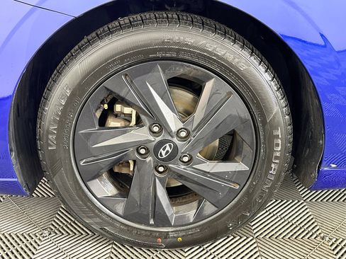 Used 2023 Hyundai Elantra SEL image 33