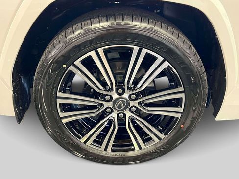 New 2026 Lexus LX 700h Luxury image 6