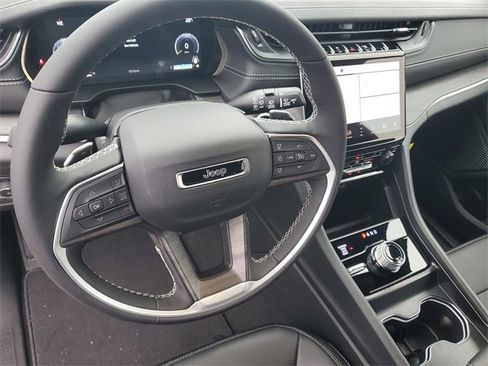 New 2025 Jeep Grand Cherokee Limited w/ Trailer Tow Package image 20