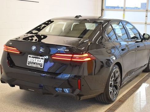 New 2027 BMW i5 xDrive40 w/ M Sport Package AWD/4WD image 4