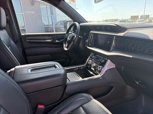 Used 2023 GMC Yukon Denali AWD/4WD image 31