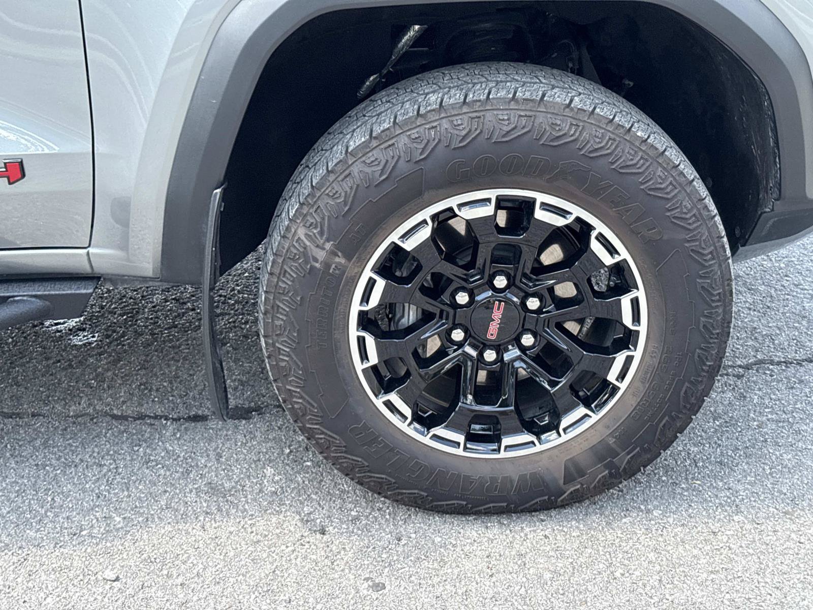 Used 2026 GMC Canyon AT4 w/ Technology Plus Package AWD/4WD image 10