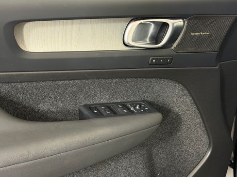 Used 2024 Volvo XC40 B5 Plus w/ Protection Package Premier AWD/4WD image 13