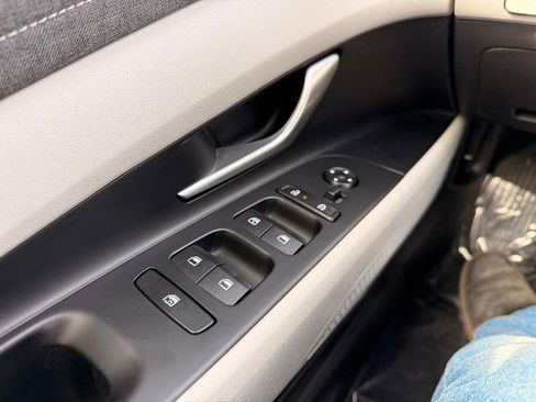 New 2025 Hyundai Elantra Limited image 23