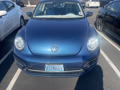 Used 2018 Volkswagen Beetle 2.0T SE image 2