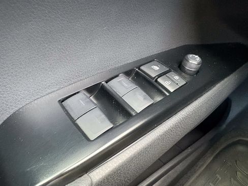 Used 2025 Toyota Camry SE FWD image 20