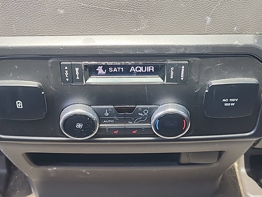 Used 2019 Ford Expedition Limited w/ Equipment Group 302A AWD/4WD image 25