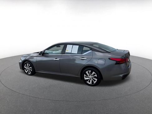 Used 2024 Nissan Altima 2.5 S image 10