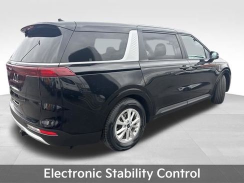 Used 2023 Kia Carnival LX image 8