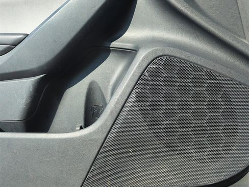 Used 2019 Subaru Crosstrek 2.0i w/ Eyesight System image 23