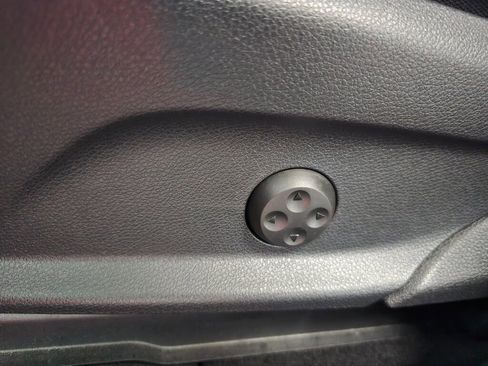 Used 2022 Mercedes-Benz GLC 300 4MATIC image 33