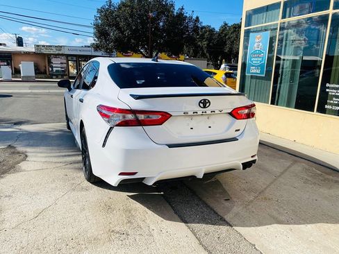 Used 2022 Toyota Camry SE FWD image 12