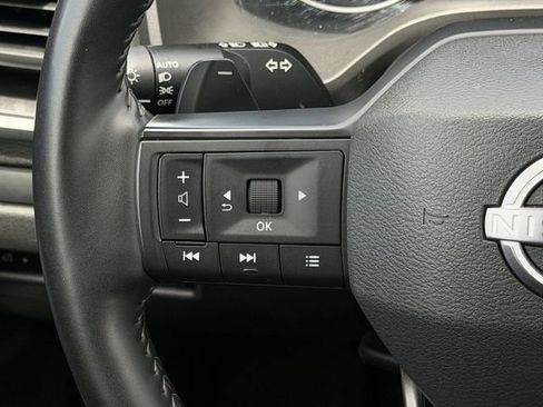 Used 2025 Nissan Rogue SV FWD image 13
