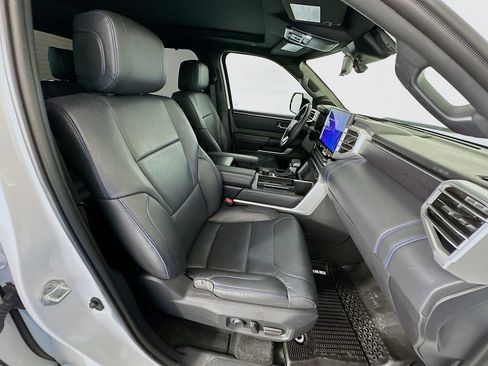 Used 2024 Toyota Tundra Platinum AWD/4WD image 28