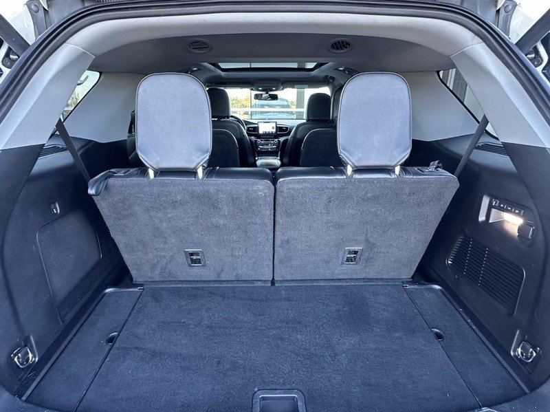 Used 2021 Ford Explorer Limited w/ Equipment Group 301A AWD/4WD image 18