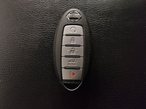 Used 2017 Nissan Pathfinder Platinum w/ Family Entertainment Package image 32