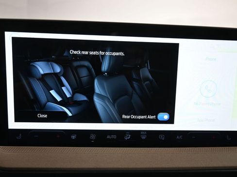 New 2026 Ford Maverick Lariat image 13