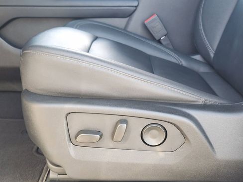 Used 2024 Chevrolet Tahoe Z71 w/ Luxury Package image 24