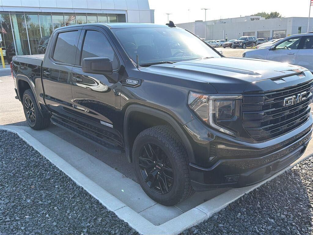 Used 2025 GMC Sierra 1500 Elevation AWD/4WD image 2