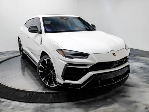 Used 2022 Lamborghini Urus image 25