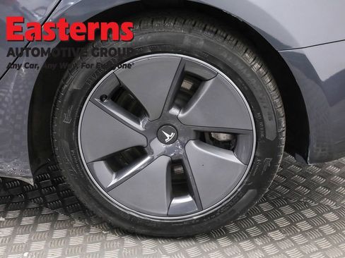 Used 2023 Tesla Model 3 Standard Range image 30