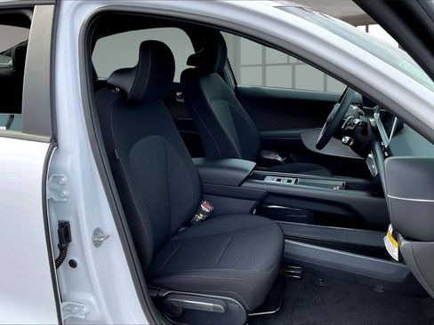 New 2025 Hyundai Ioniq 6 SE image 10