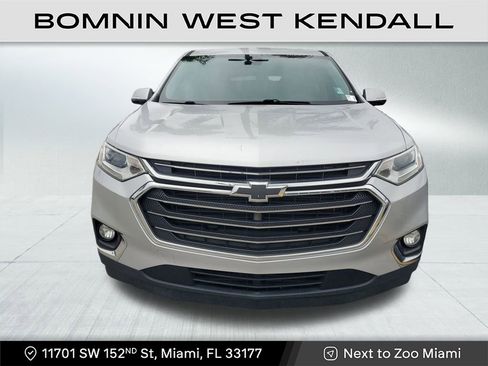 Used 2018 Chevrolet Traverse LT image 2