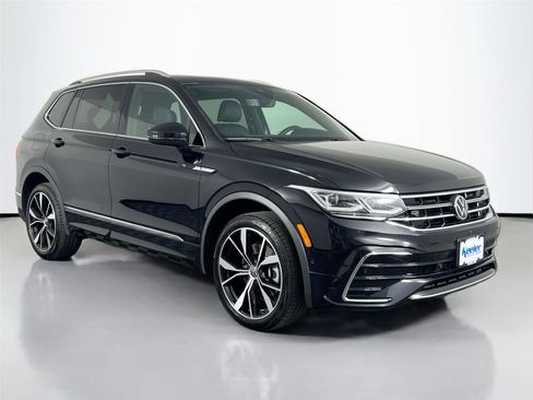 Used 2024 Volkswagen Tiguan SEL R-Line image 8