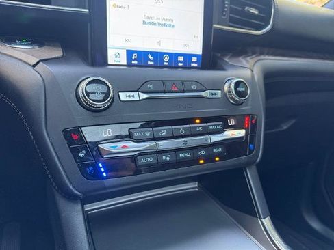 Certified 2020 Ford Explorer Platinum w/ Premium Technology Package AWD/4WD image 26