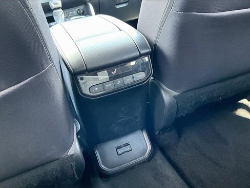 Used 2022 Toyota Highlander LE image 31