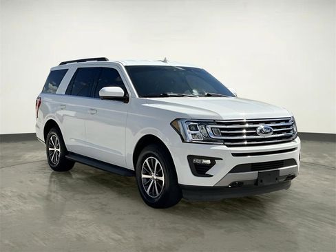 Used 2020 Ford Expedition XLT image 12