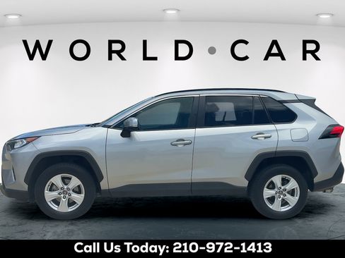 Used 2021 Toyota RAV4 XLE FWD image 11