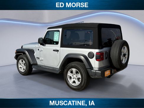 Used 2023 Jeep Wrangler Sport S image 3