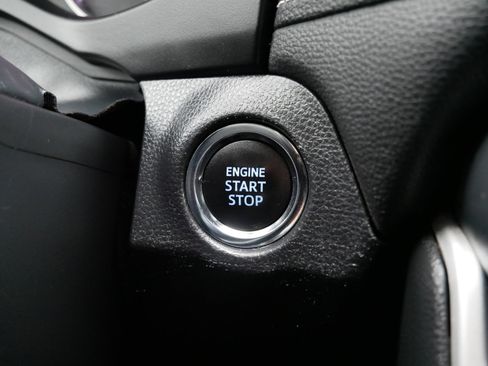 Used 2021 Toyota RAV4 XLE w/ Carpet Mat Package (TMS) image 32